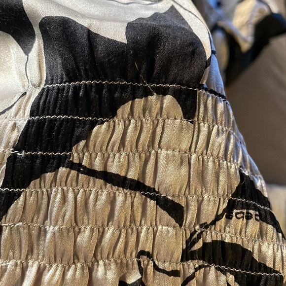 BEBE fur collar floral print silk blouse - Picture 11 of 16